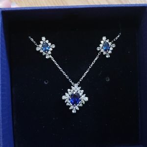 Swarovski set earring and necklace